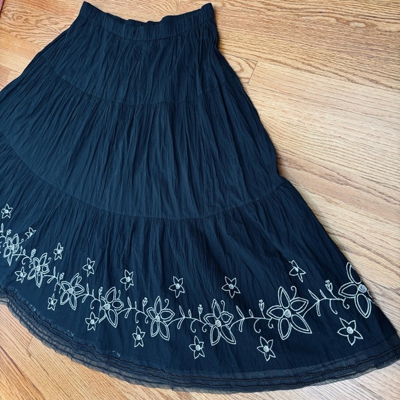 Liz & Me Boho Black White Crinkle Cotton Embroidery Floral Tiered A-line skirt - Picture 13 of 16